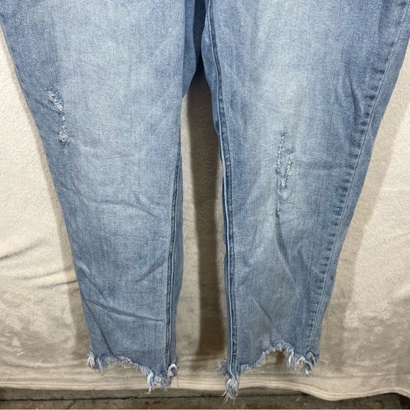 Kancan women’s buttonfly jeans light wash frayed hems size 28 ankle length - Picture 3 of 8